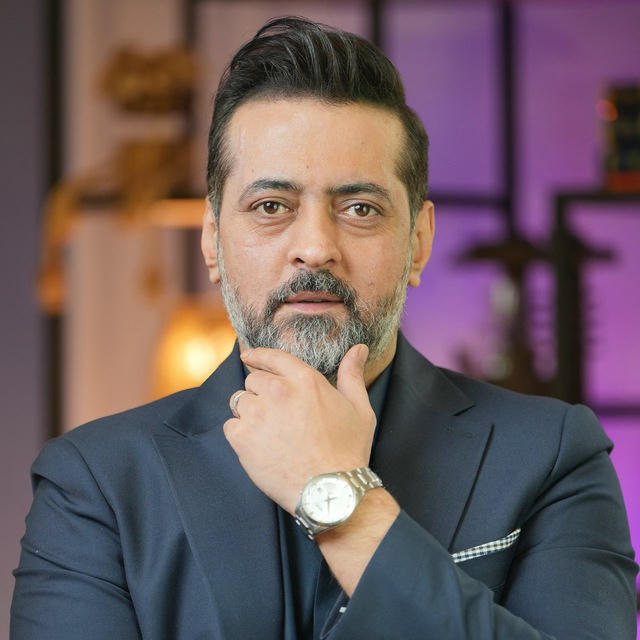 وحید حاجی زاده ( MR KAR )