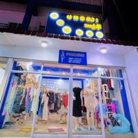 小姐姐服装店铺:水沟谷市场尾店名（小姐姐）纸飞机号xiaojiejie999