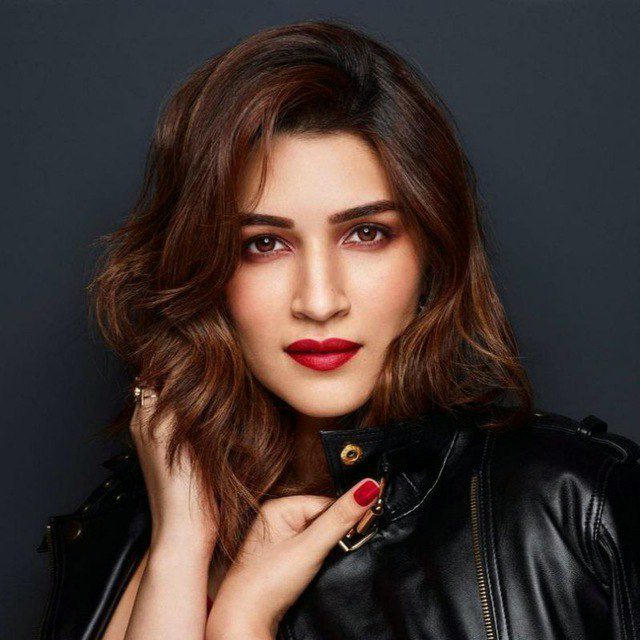 Kriti Sanon is ❤️𓇻