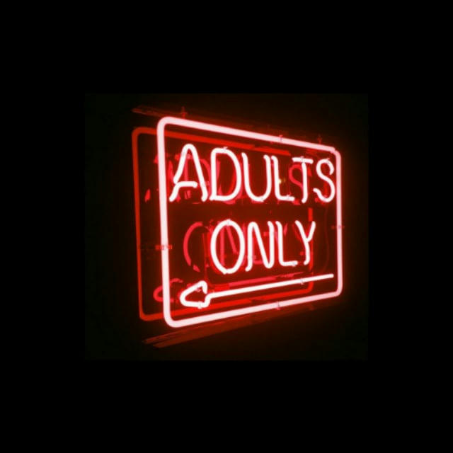 ADULTS ONLY 🔞