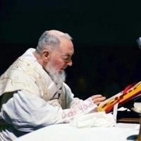 Santo Padre Pio de Pietrelcina.