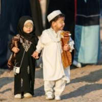 تربية الأولاد والعناية بالأسرة في الإسلام