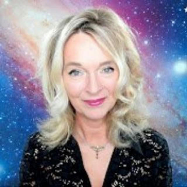 Silke Schaefer Astrologie ꙳