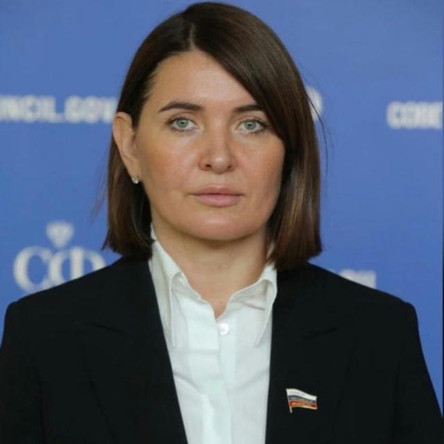 Сенатор Юлия Лазуткина