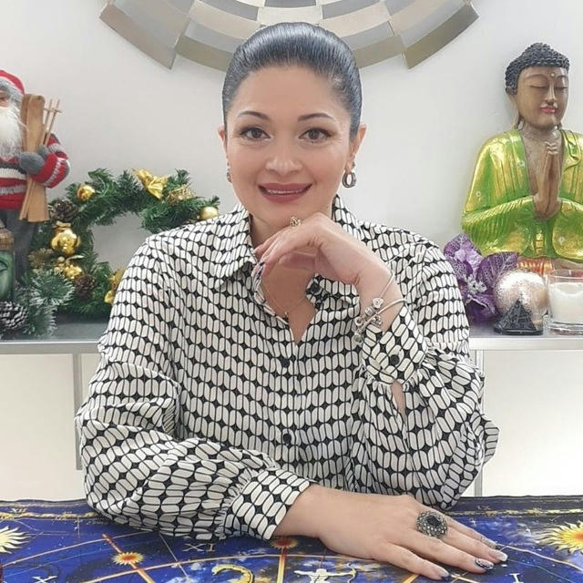 Katiuska Romero Tarot y Astrología