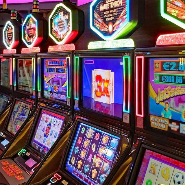 Casino Games - slots, blackjack, craps, dice, roulette! Free spins! Bonus! Cryptocasinos!