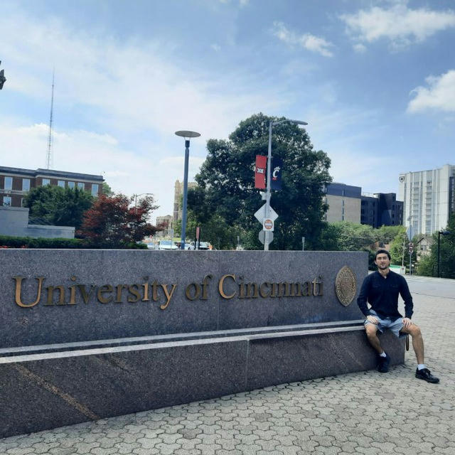 UCbearcatUSA🇺🇿🇺🇲