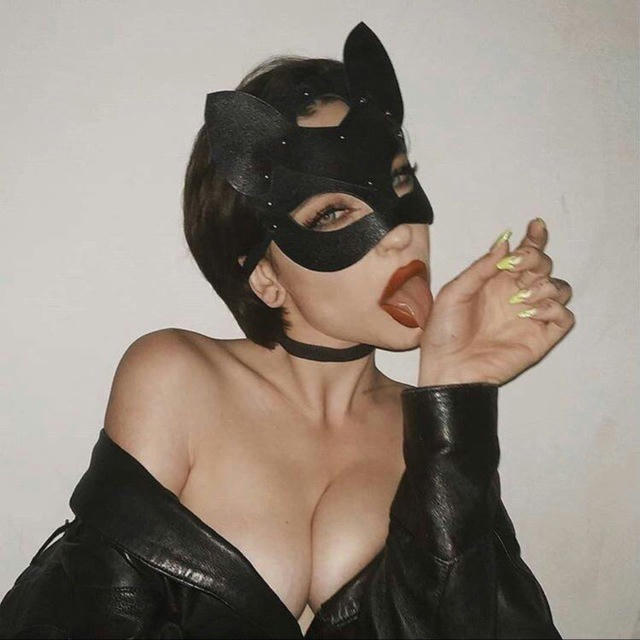 CatWoman 🐈‍⬛