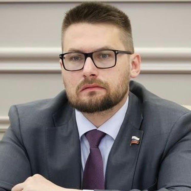 Сенатор РФ Руслан Смашнёв