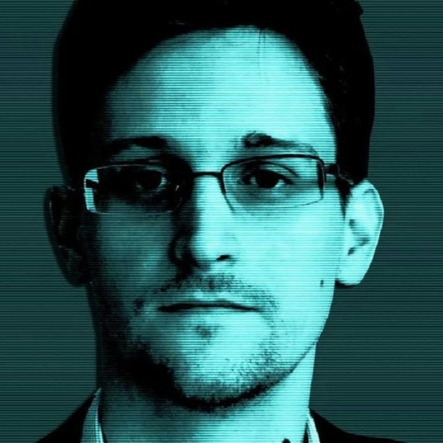 Edward Snowden ®