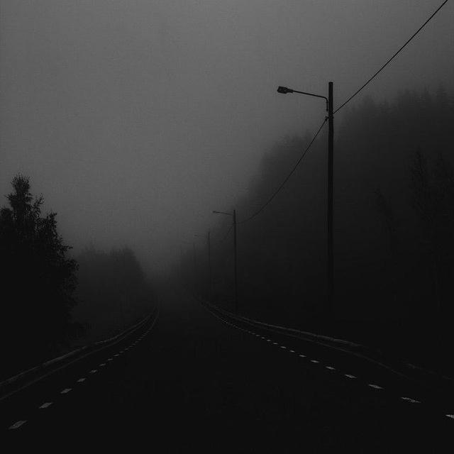 جاده‌ تاریک .
