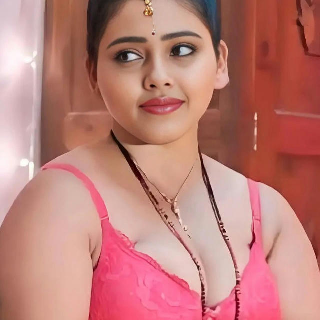 Lusty Bhabhi 🔥