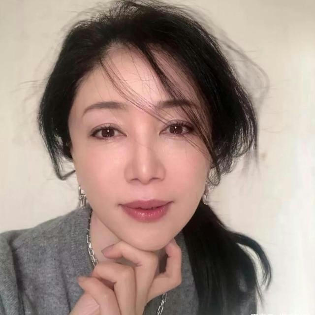 熟女的诱惑 轻熟美女人妻中年老阿姨成熟女人味