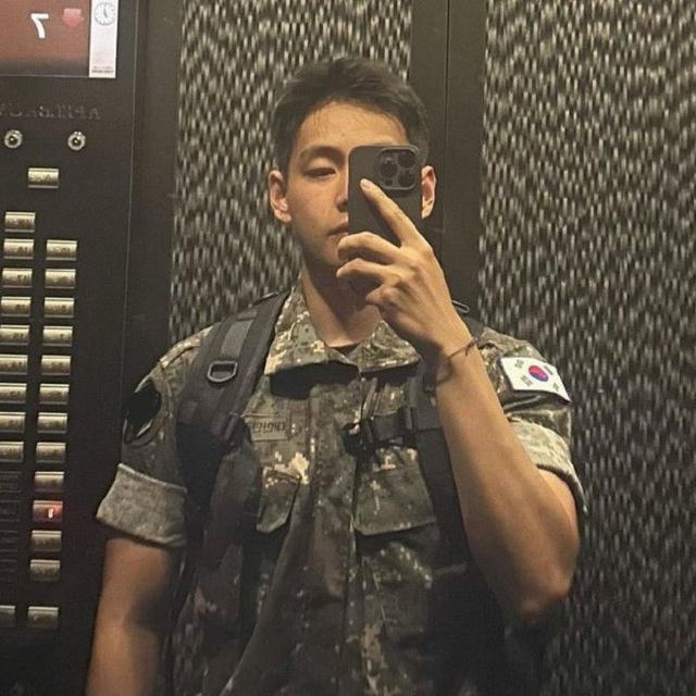 Act, I. KIM TAEHYUNG ; captain division ( 𝐼𝐼. ) of the ROK army special forces. .