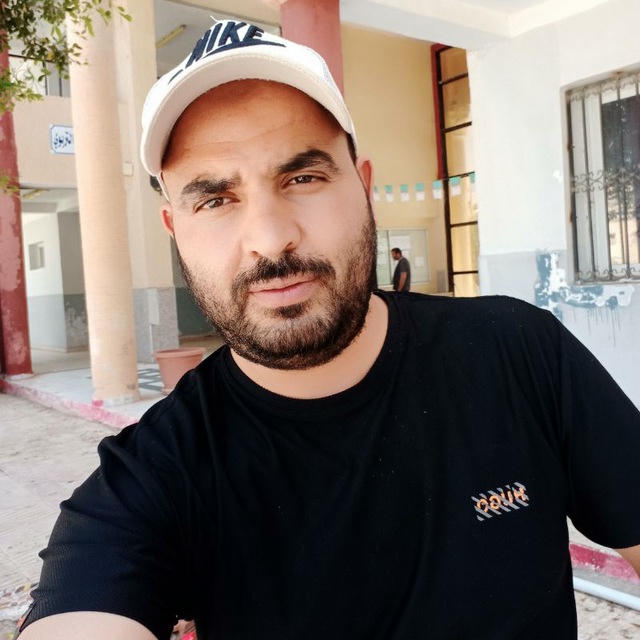 أستاذ العلوم الفيزيائية / سالم محفوظ