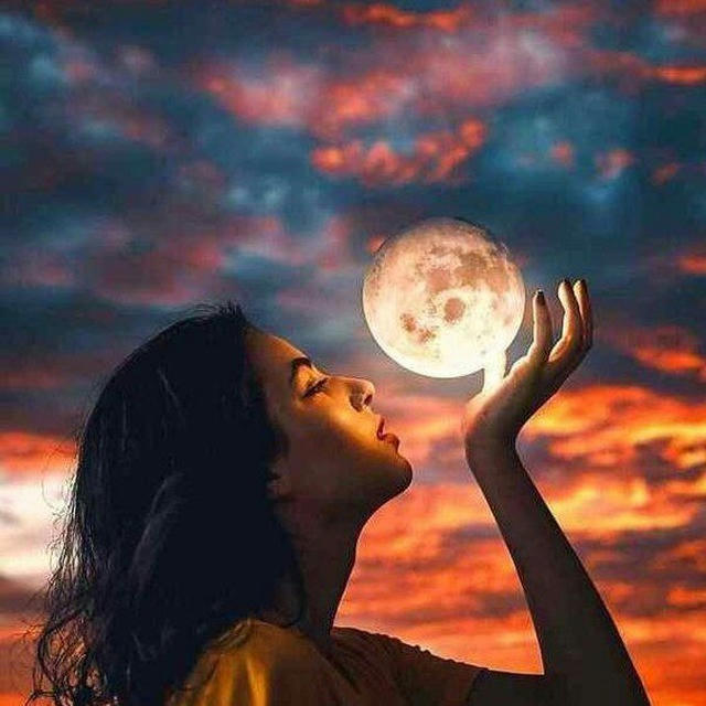 دختری از ماه🌖