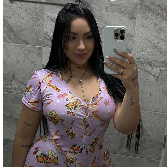 Daniela Delgado👸🏻🇨🇴( @daniidg93 )