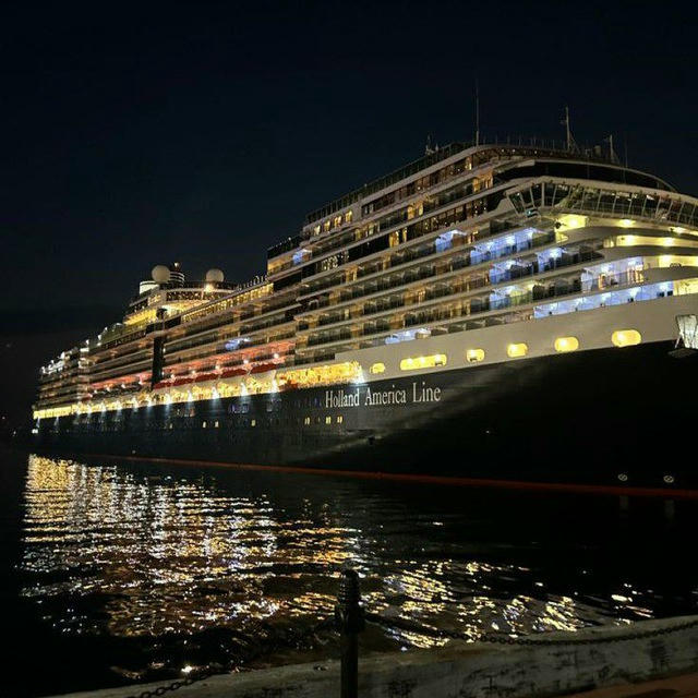 𝗛𝗜𝗥𝗜𝗡𝗚 • 7 Seas Cruise Ship
