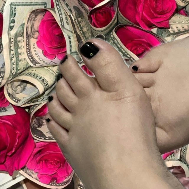 Miss Sasha⛓️🦶🏻💸