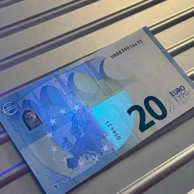 Freundeausberlin Banknoten und geklonte Karten 💶💶💶💳💳💳